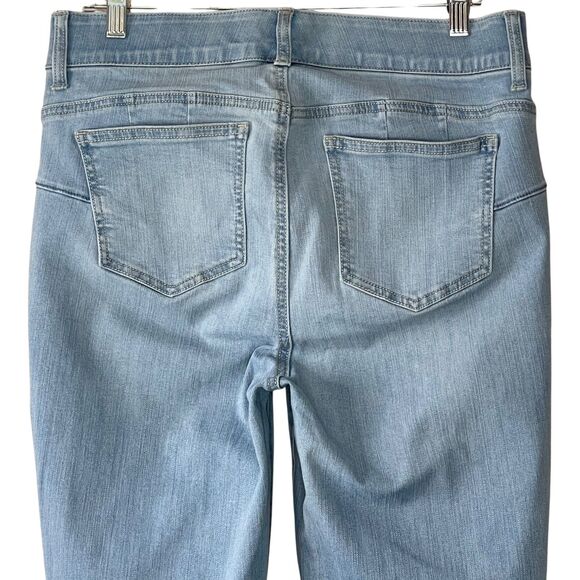 TORRID Bombshell Flare Premium Stretch Size 12 Calabasas Light Wash Wide-Leg - Picture 5 of 9